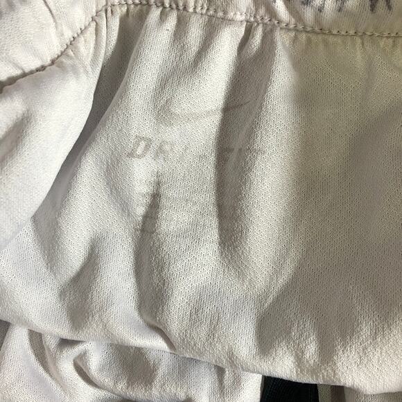 Nike Women's Dri-Fit running shorts burgundy red SIZE Small - Picture 4 of 4